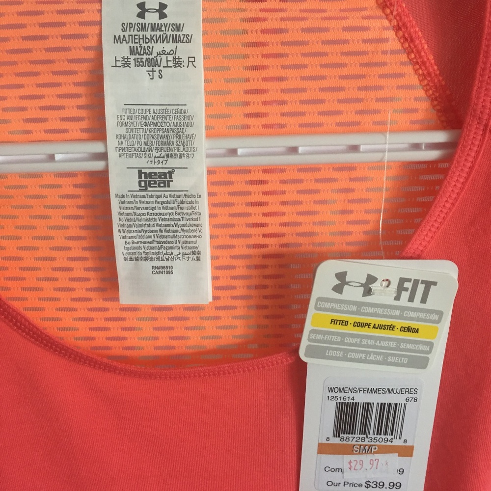 Under Armour, NWT, long sleeve shirt (size S) - Picture 3 of 4